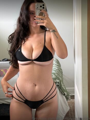 Full leaked Stinkycrotchgoblin private onlyfans photo
