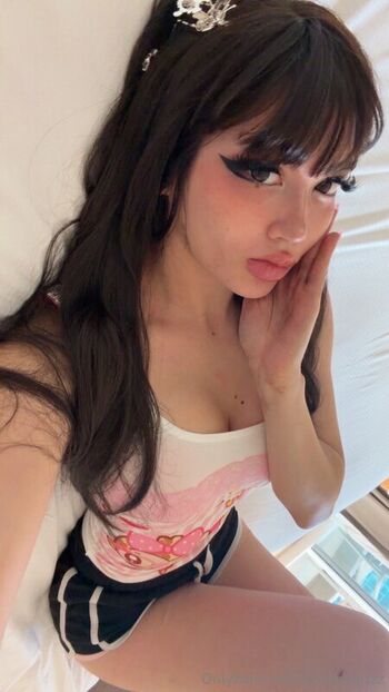 Full leaked Strawbarizz private onlyfans photo