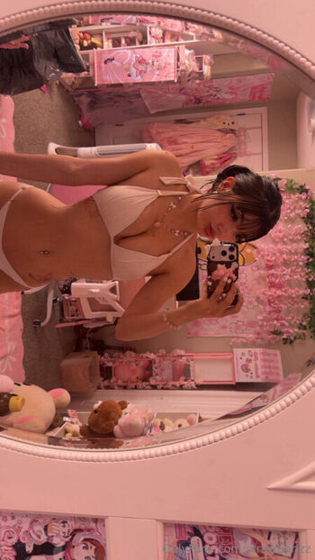 Full leaked Strawbarizz private onlyfans photo