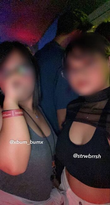 Full leaked Strwbrrsh page private onlyfans photo