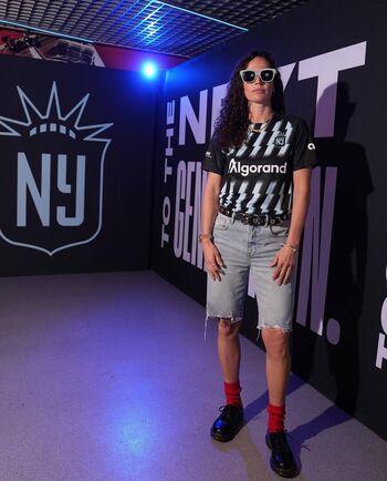 Full leaked Sue bird page private onlyfans photo