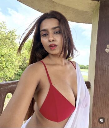 Full leaked Suhana khan private onlyfans photo