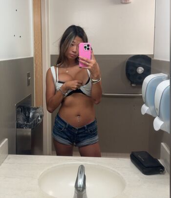 Full leaked Sunkissedshaii private onlyfans photo