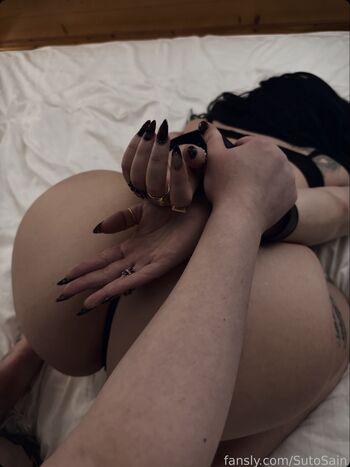 Full leaked Sutosain private onlyfans photo