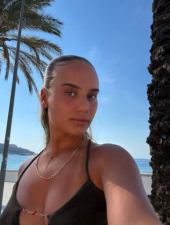 Full leaked Swedish girls private onlyfans photo