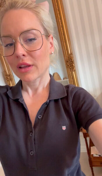 Full leaked Swedishpetitmom private onlyfans photo