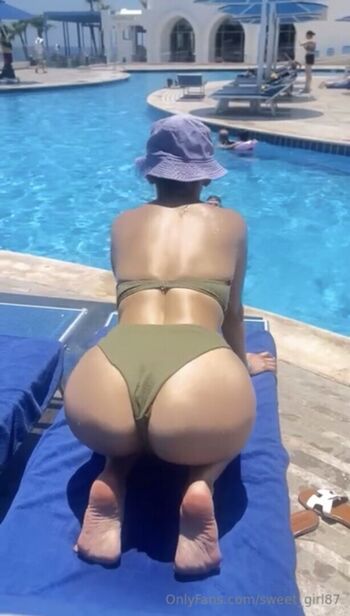 Full leaked Sweet girl page private onlyfans photo
