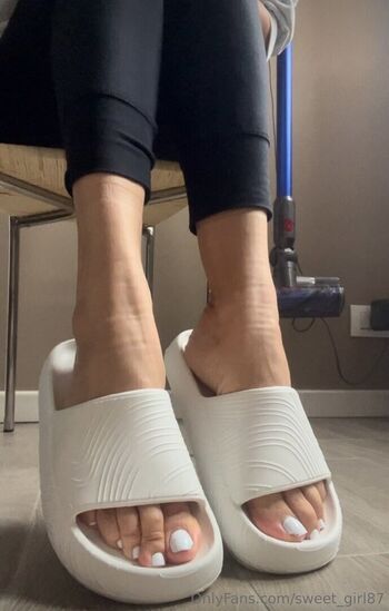 Full leaked Sweet girl private onlyfans photo