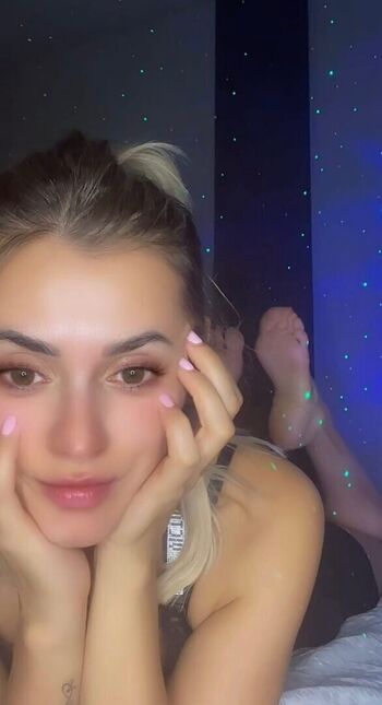 Full leaked Sweet girl private onlyfans photo