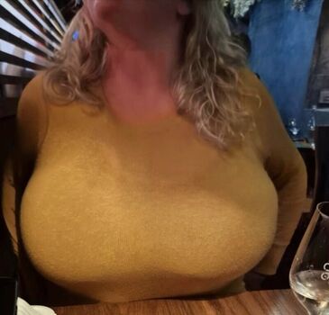 Full leaked Sweethickcaro private onlyfans photo