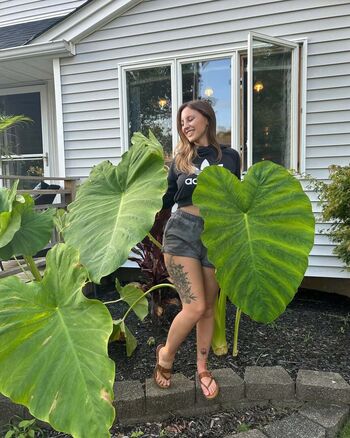 Full leaked Sweetstoni private onlyfans photo