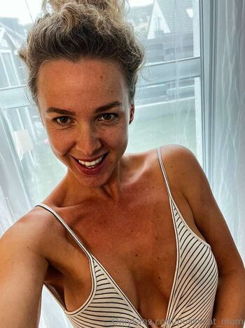 Full leaked Swingermom private onlyfans photo