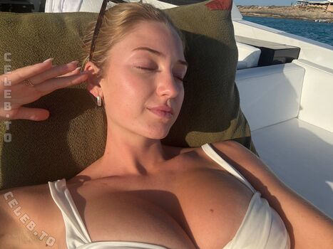 Full leaked Sydney thomas page private onlyfans photo