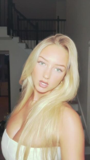 Full leaked Sydney thomas private onlyfans photo