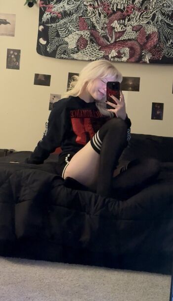 Full leaked Sylveevt private onlyfans photo