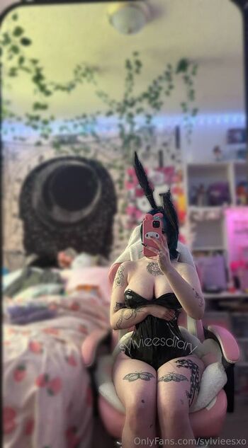 Full leaked Sylvieexo page private onlyfans photo