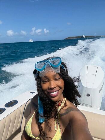 Full leaked Ashley lane / private onlyfans photo