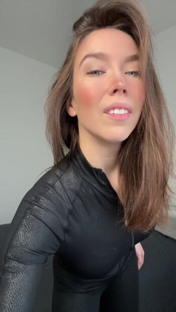 Full leaked Tania bann page private onlyfans photo