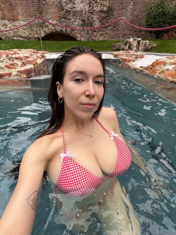 Full leaked Tania bann page private onlyfans photo