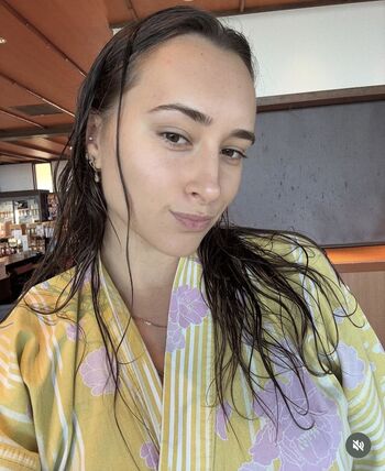 Full leaked Taniakhazaal private onlyfans photo