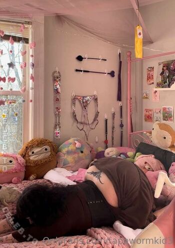 Full leaked Tapewormkid private onlyfans photo