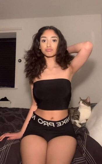 Full leaked Taqdeez yaazin private onlyfans photo