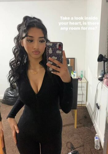Full leaked Taqdeez yaazin private onlyfans photo