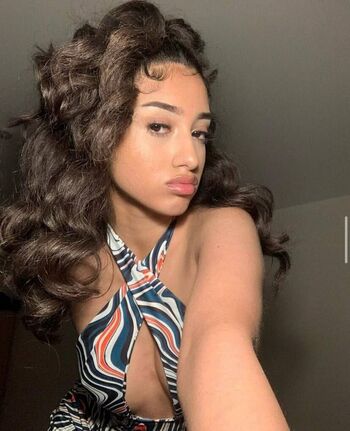 Full leaked Taqdeez yaazin private onlyfans photo