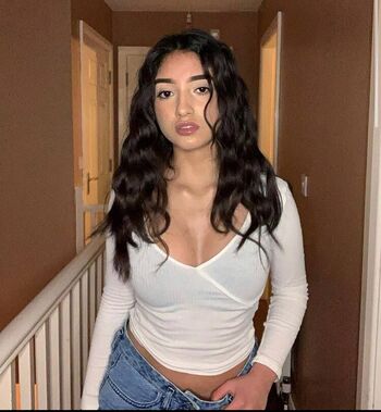 Full leaked Taqdeez yaazin private onlyfans photo