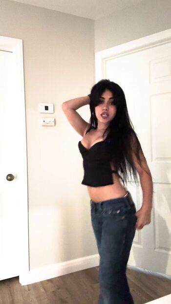 Full leaked Tara yummy private onlyfans photo