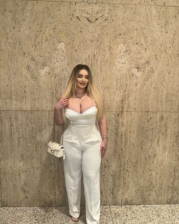 Full leaked Tashkbee private onlyfans photo