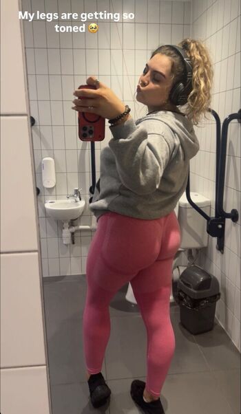 Full leaked Tastethetreacle private onlyfans photo