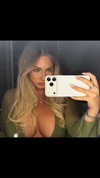 Full leaked Tatiezelman private onlyfans photo