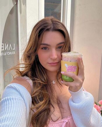 Taya Miller / Tayamillerr