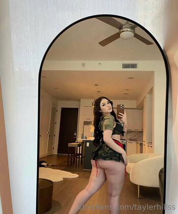Full leaked Tayler hills page private onlyfans photo