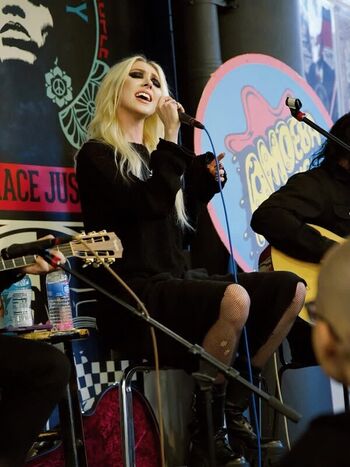 Full leaked Taylor momsen page private onlyfans photo
