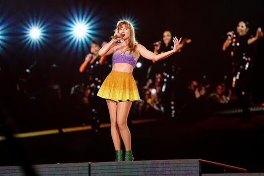 Full leaked Taylor swift  page private onlyfans photo