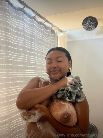 Full leaked Teadahsavy private onlyfans photo