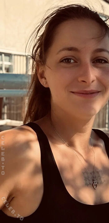 Full leaked Teenleonie private onlyfans photo