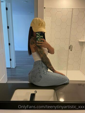 teenytinyartistic_xxx