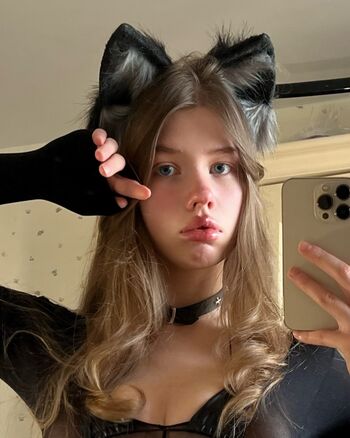 Full leaked Paoetics/ private onlyfans photo