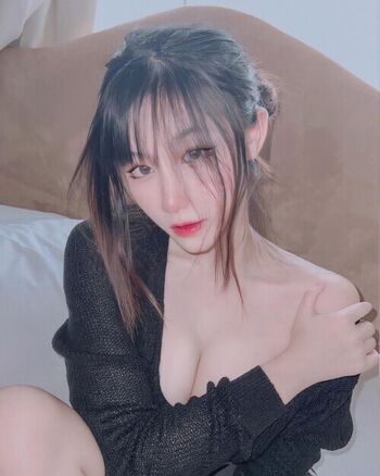 Full leaked Thai girls private onlyfans photo