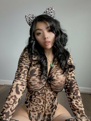 Full leaked Thathoneydip page private onlyfans photo