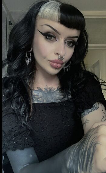 Full leaked Thatlivingdeadgxrl private onlyfans photo