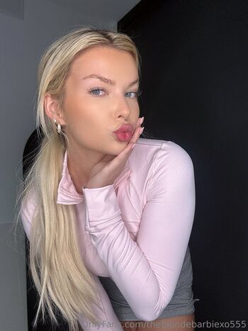Full leaked Theblondebarbiexo private onlyfans photo