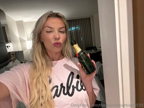 theblondebarbiexo555