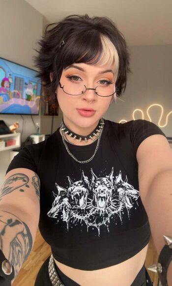 Full leaked Thecherrybxmb private onlyfans photo