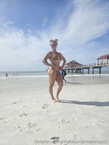 Full leaked Themusclemommyy page private onlyfans photo