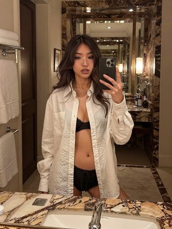 Full leaked Theonlyela private onlyfans photo