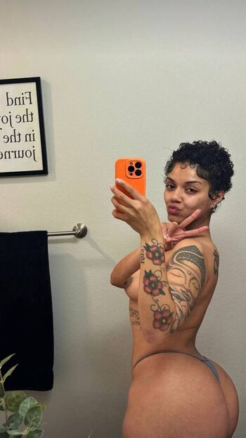 Full leaked Theonlysafarii private onlyfans photo